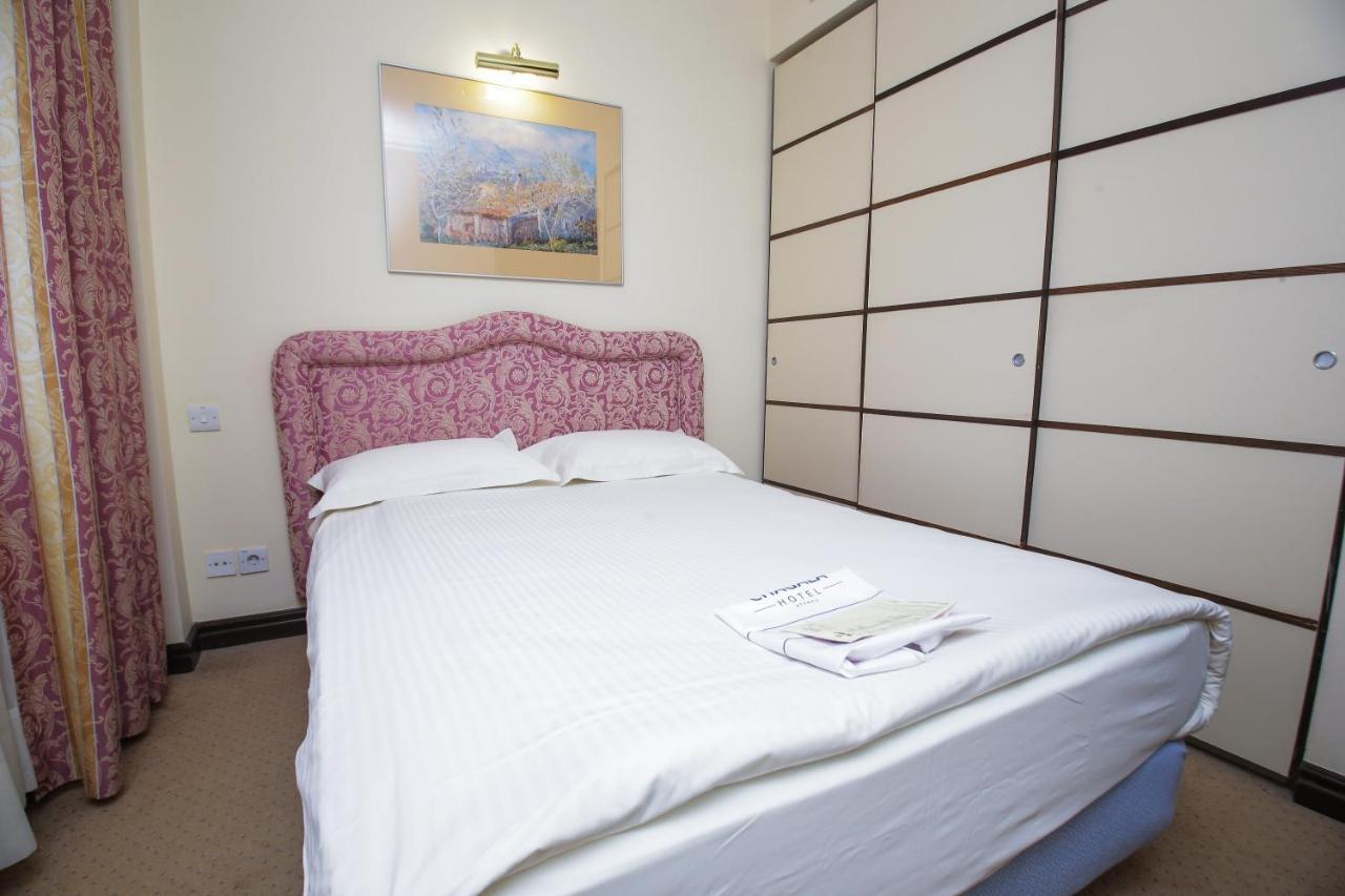 Chagala Atyrau Hotel מראה חיצוני תמונה