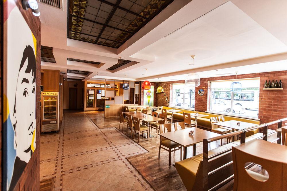 Chagala Atyrau Hotel מראה חיצוני תמונה