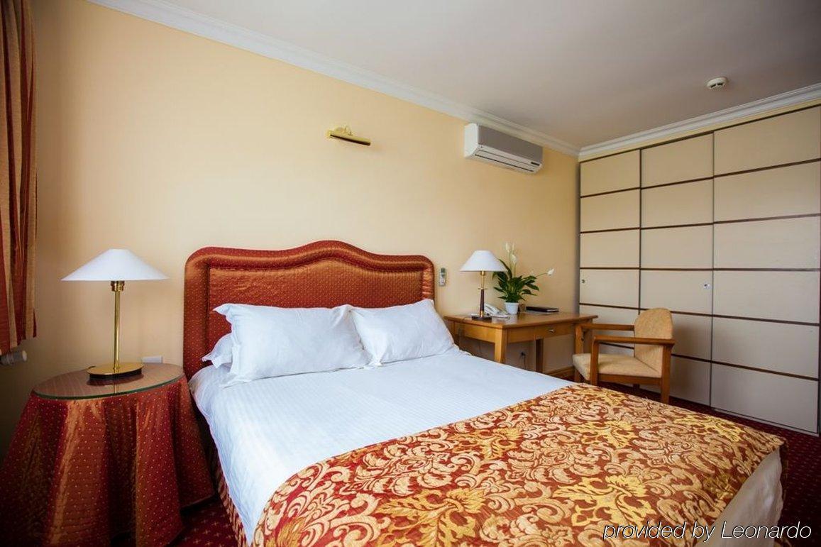 Chagala Atyrau Hotel מראה חיצוני תמונה