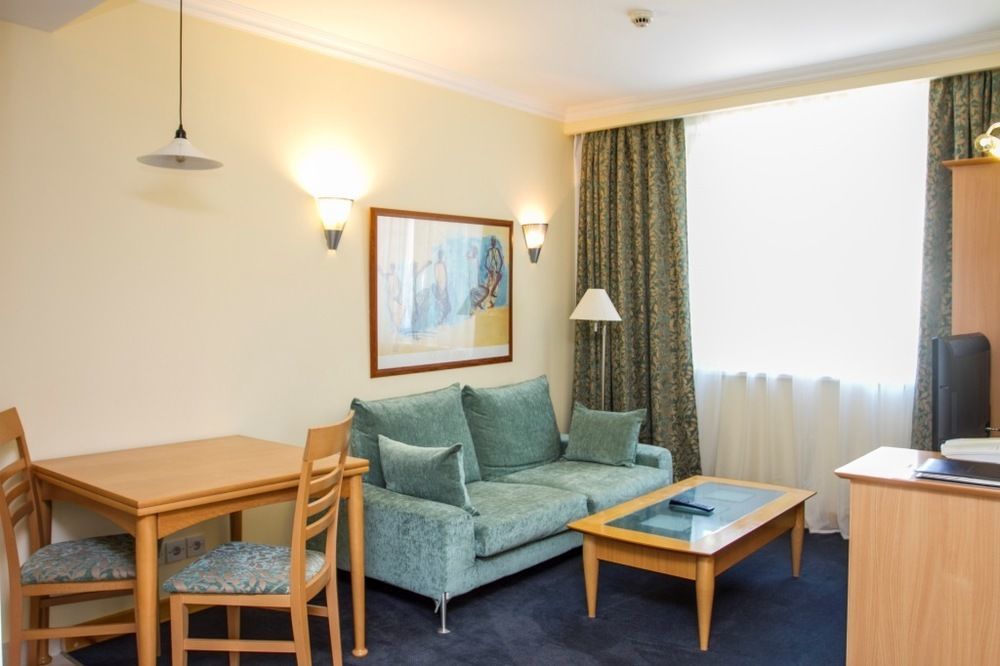 Chagala Atyrau Hotel מראה חיצוני תמונה