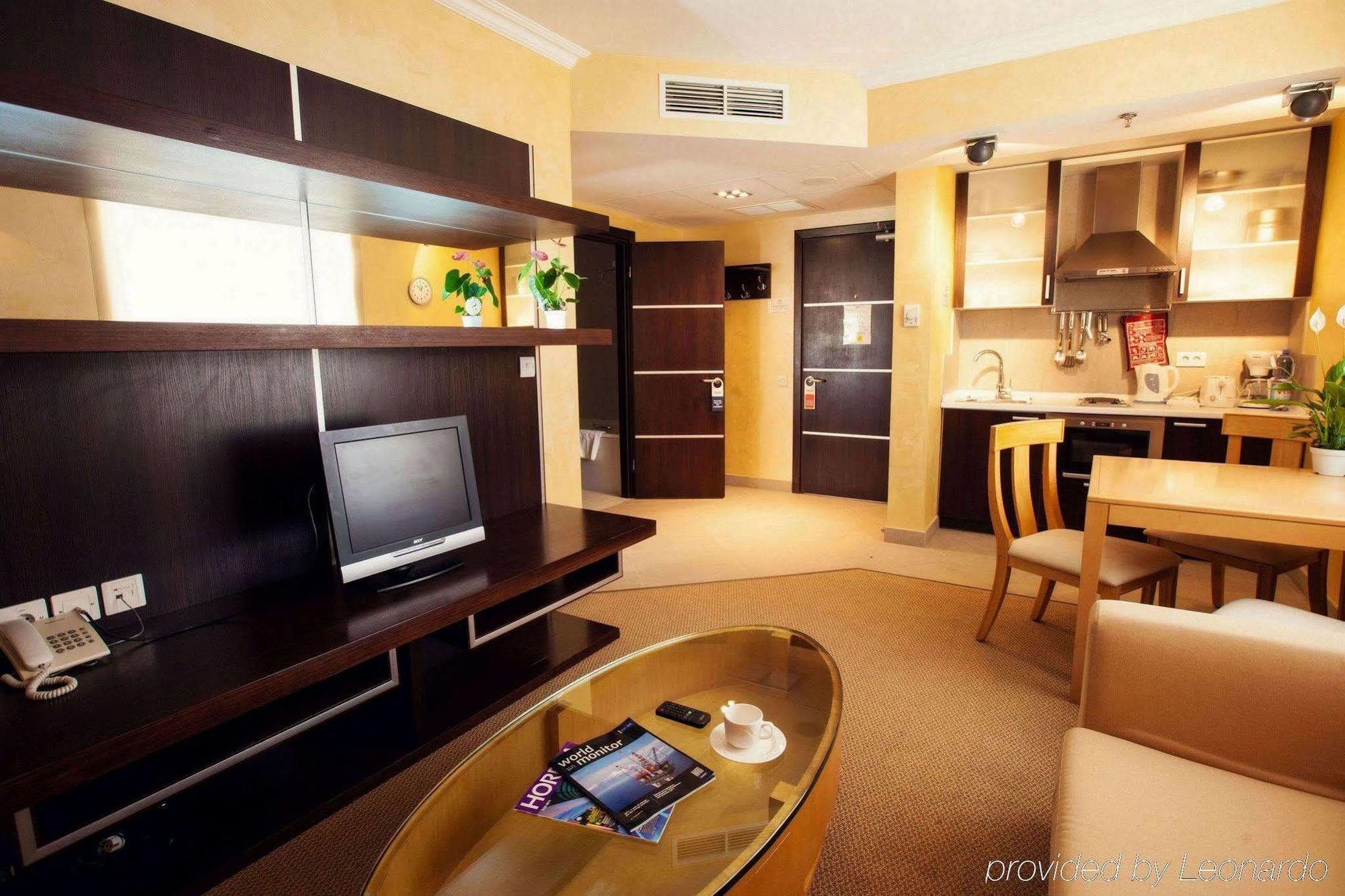 Chagala Atyrau Hotel מראה חיצוני תמונה