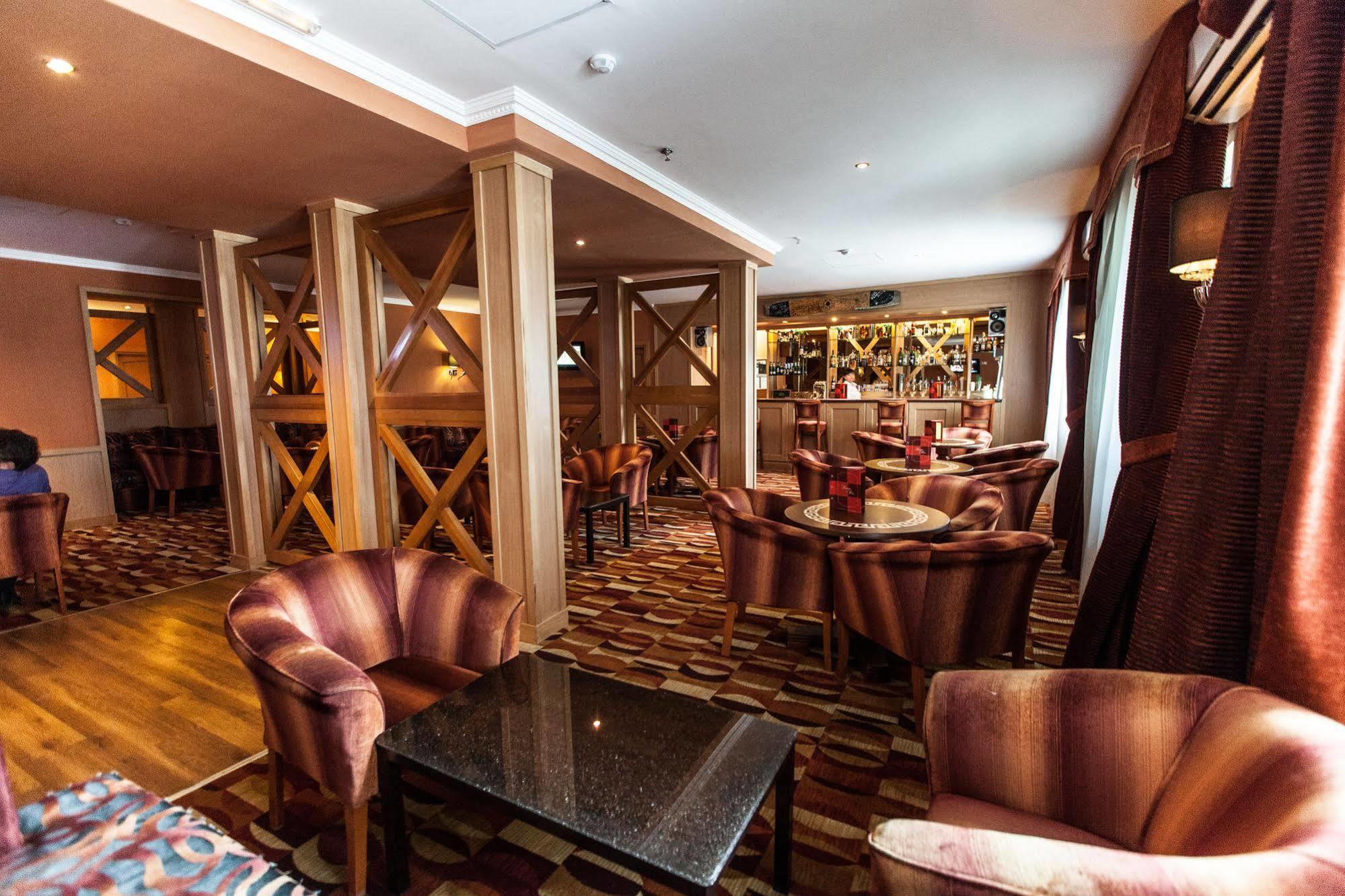 Chagala Atyrau Hotel מראה חיצוני תמונה