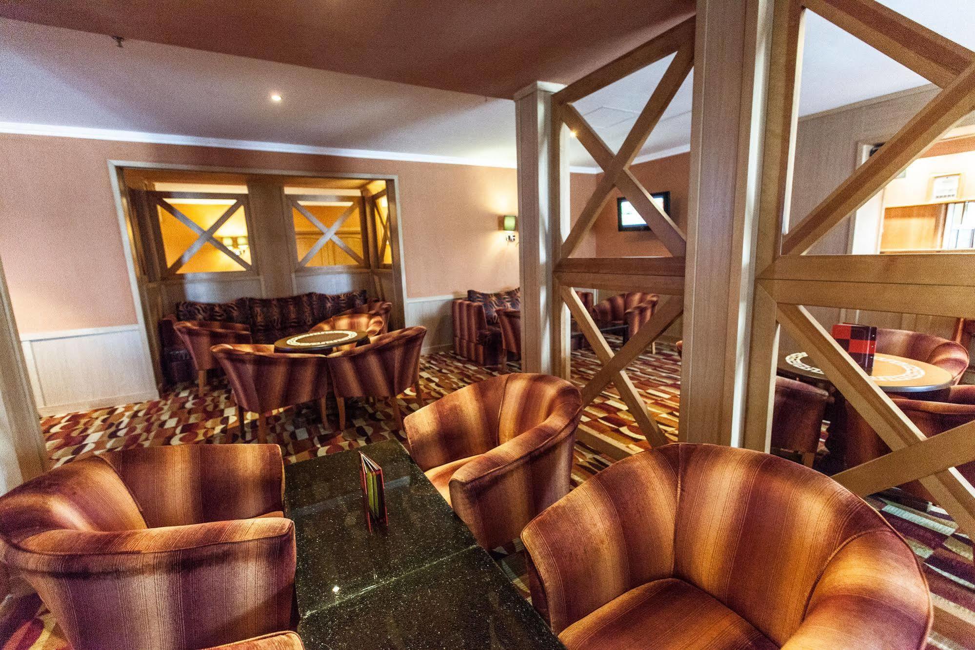 Chagala Atyrau Hotel מראה חיצוני תמונה