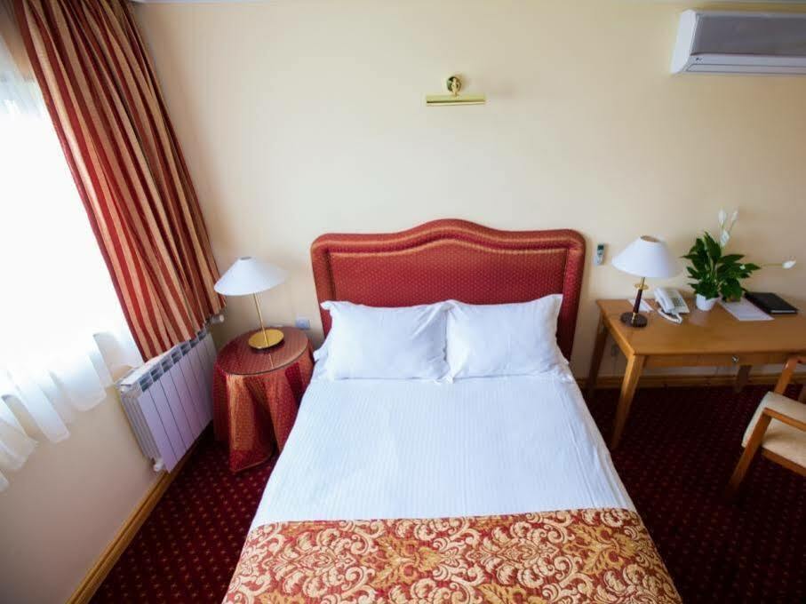 Chagala Atyrau Hotel מראה חיצוני תמונה